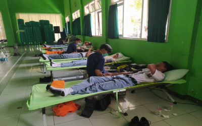 PMI Banyumas Menggalangkan Aksi Donor Darah di SMA Negeri 1 Jatilawang